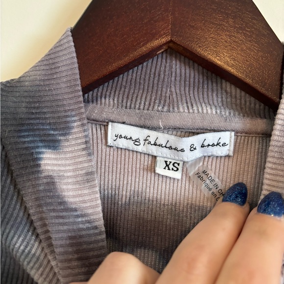 Soft Stretchy Long Sleeve. Size XS. - Picture 2 of 3